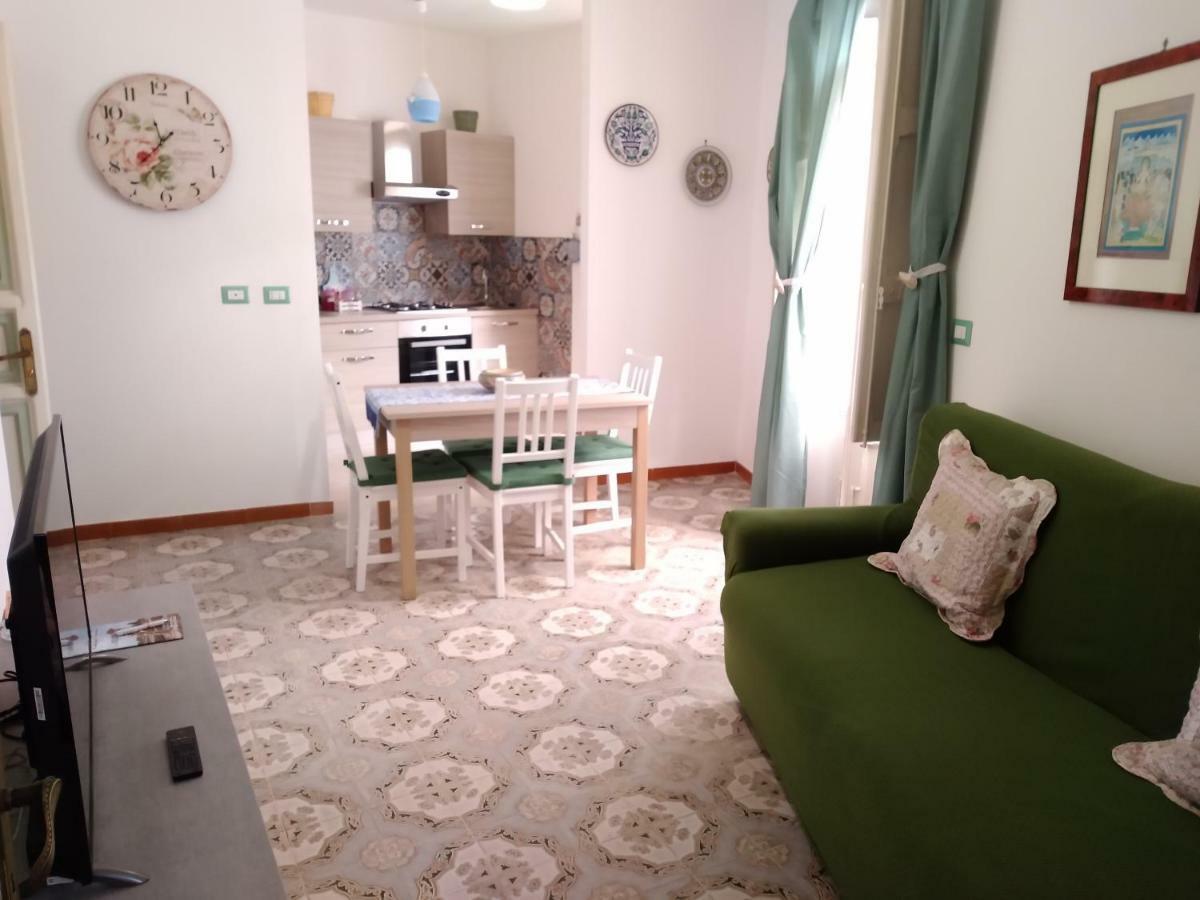 Una Scala Dal Centro Agrigento Exterior foto