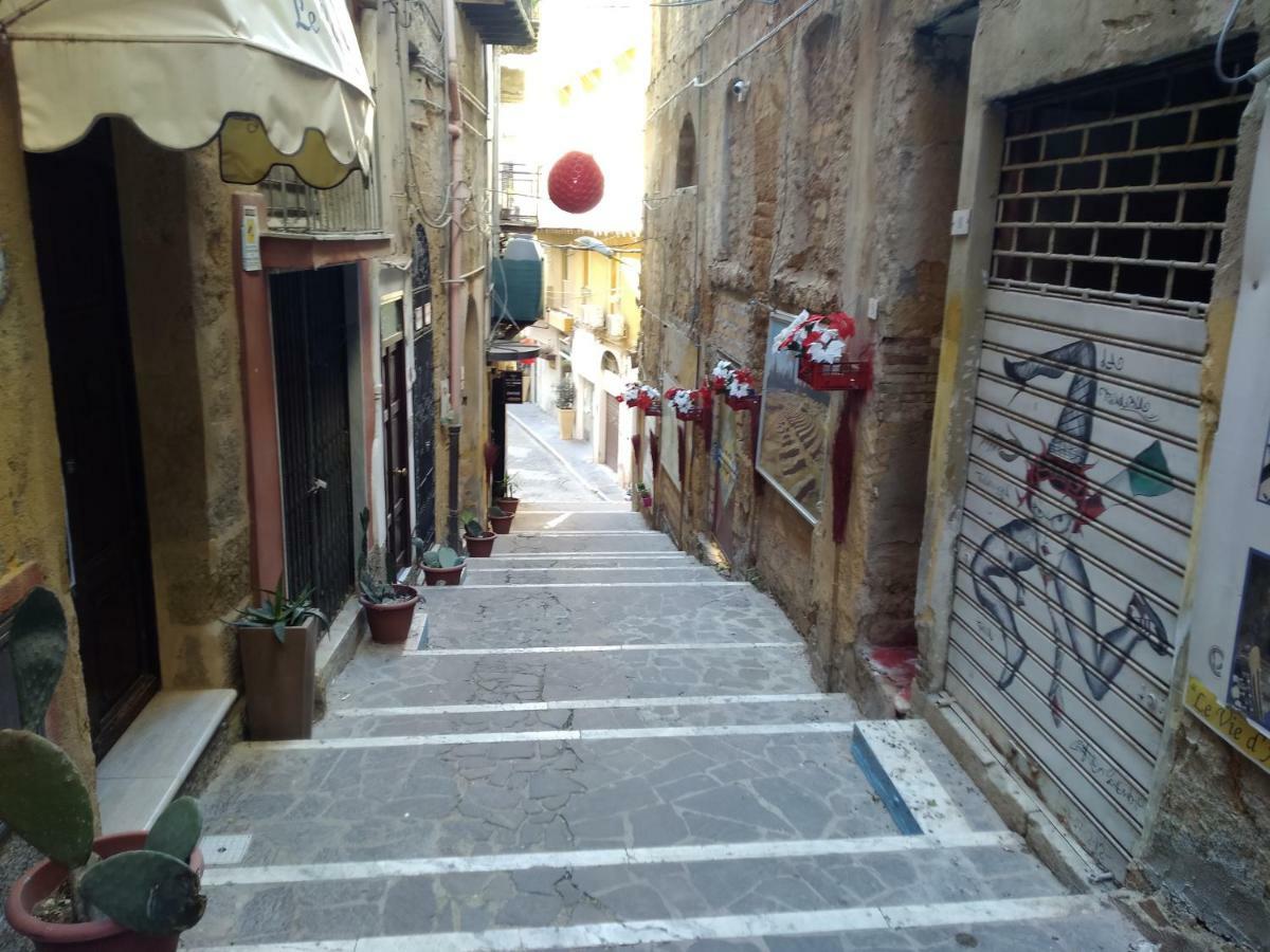 Una Scala Dal Centro Agrigento Exterior foto